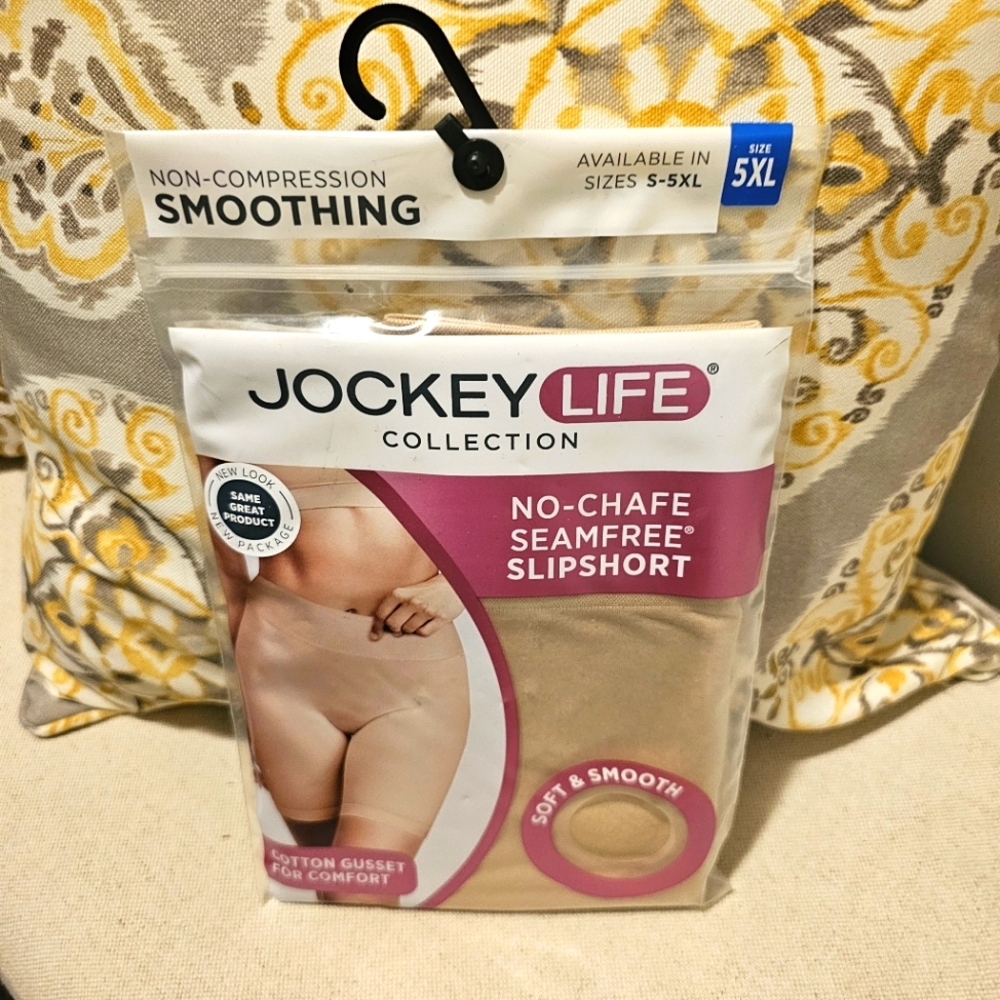 Jockey® Essentials Women's Ultralight Smoothing No-Chafe Slipshort,